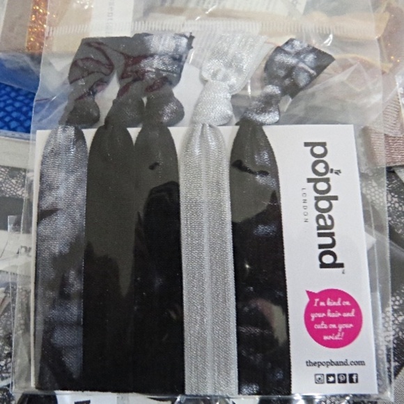 Approx. 40-50 New Packages of Popbands for your Hair - Picture 3 of 5